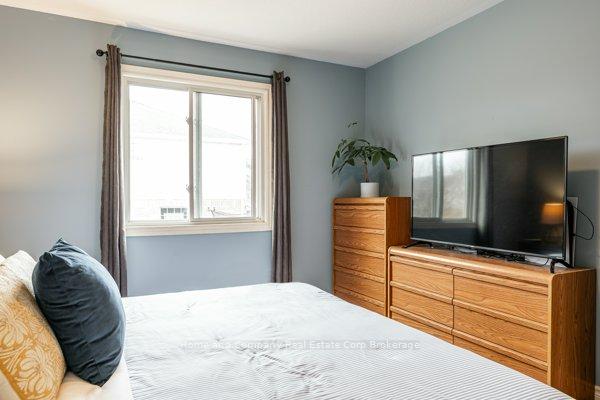 Photo 18 of 127 Walsh Crescent, Stratford — HOMEH