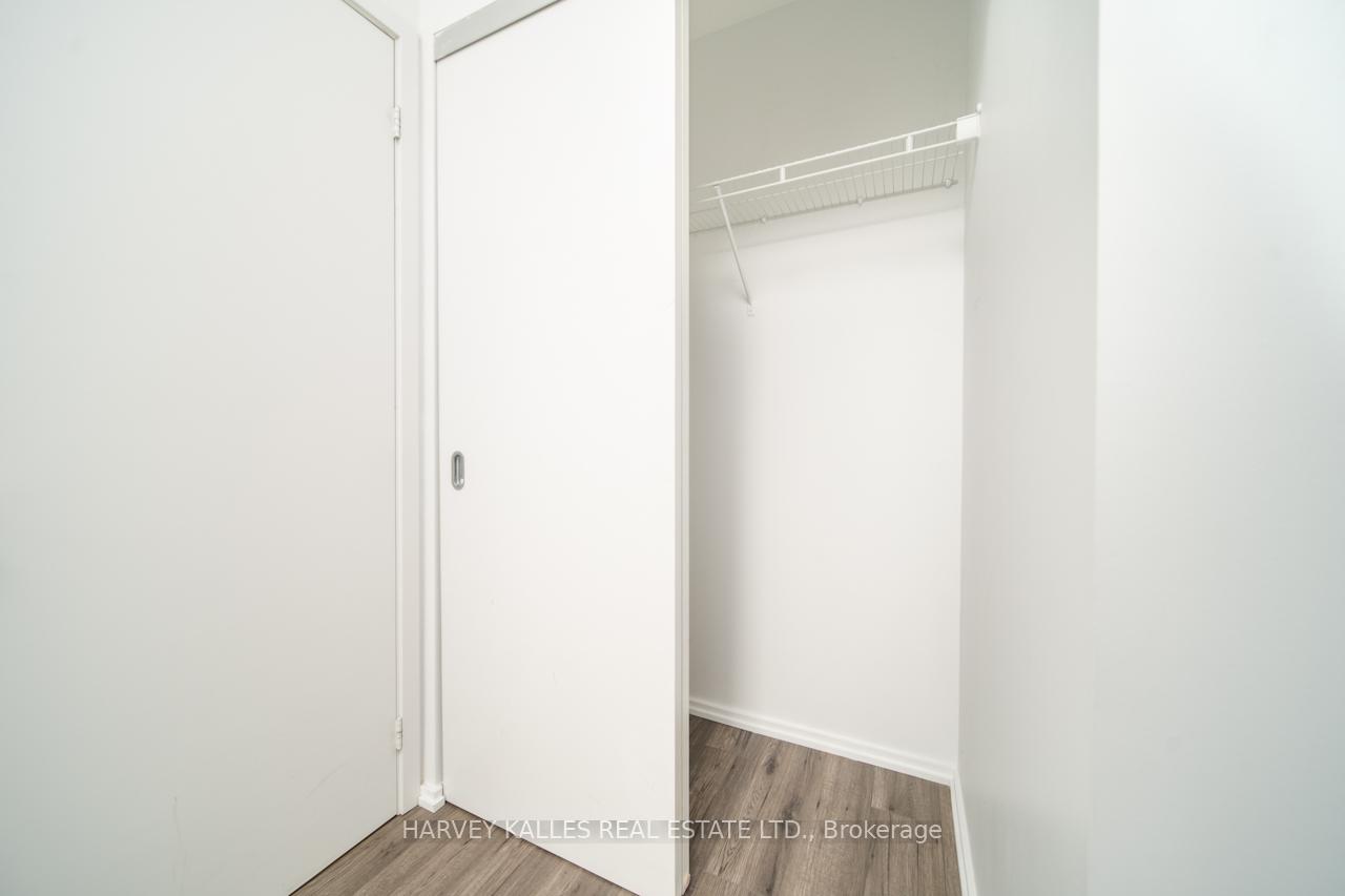 Photo 3 of Unit 1202, 75 St Nicholas Street, Toronto, Bay Street Corridor — HOMEH