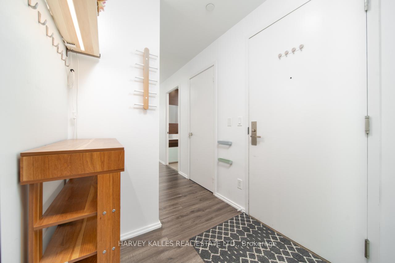 Photo 9 of Unit 1202, 75 St Nicholas Street, Toronto, Bay Street Corridor — HOMEH