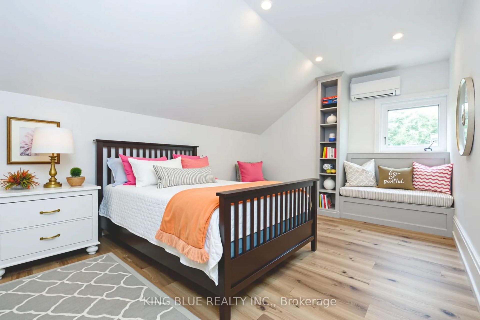 Photo 25 of Unit A, 145 Madison Avenue, Toronto, The Annex — HOMEH