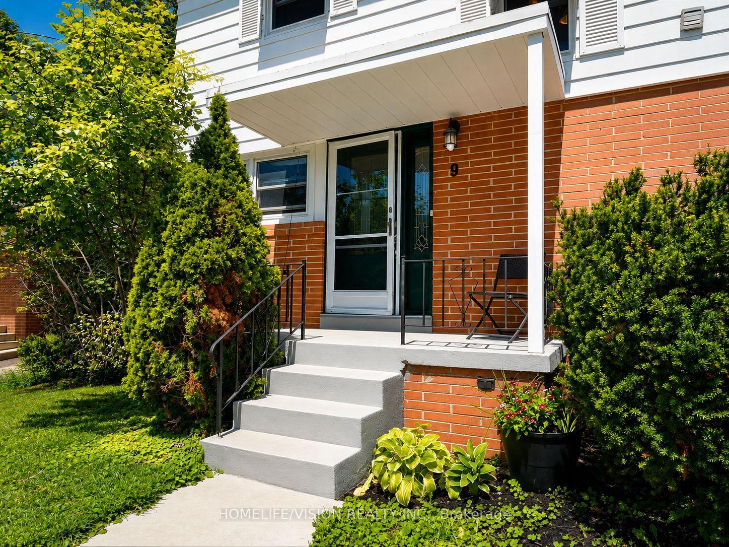 Photo 4 of 9 Lyndfield Crescent, Brampton, Bram East — HOMEH