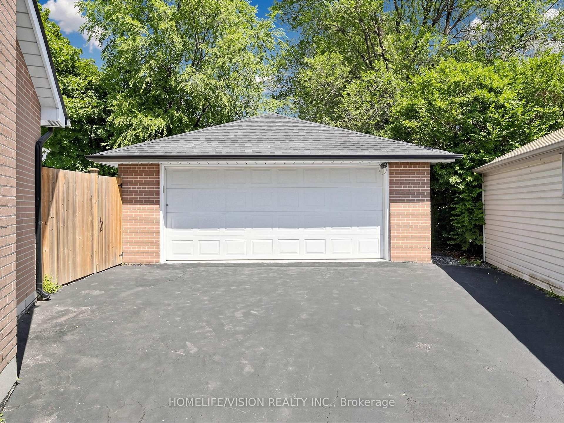 Photo 7 of 9 Lyndfield Crescent, Brampton, Bram East — HOMEH