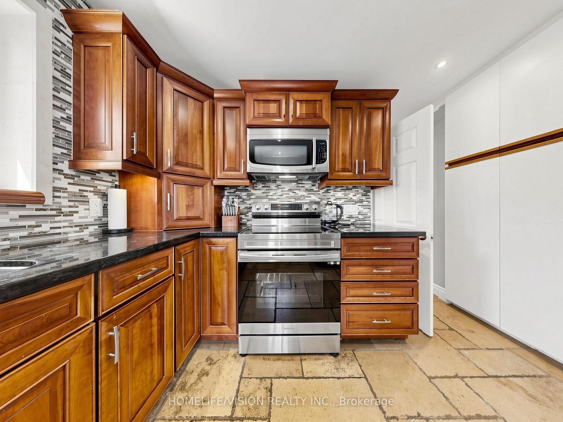 Photo 13 of 9 Lyndfield Crescent, Brampton, Bram East — HOMEH