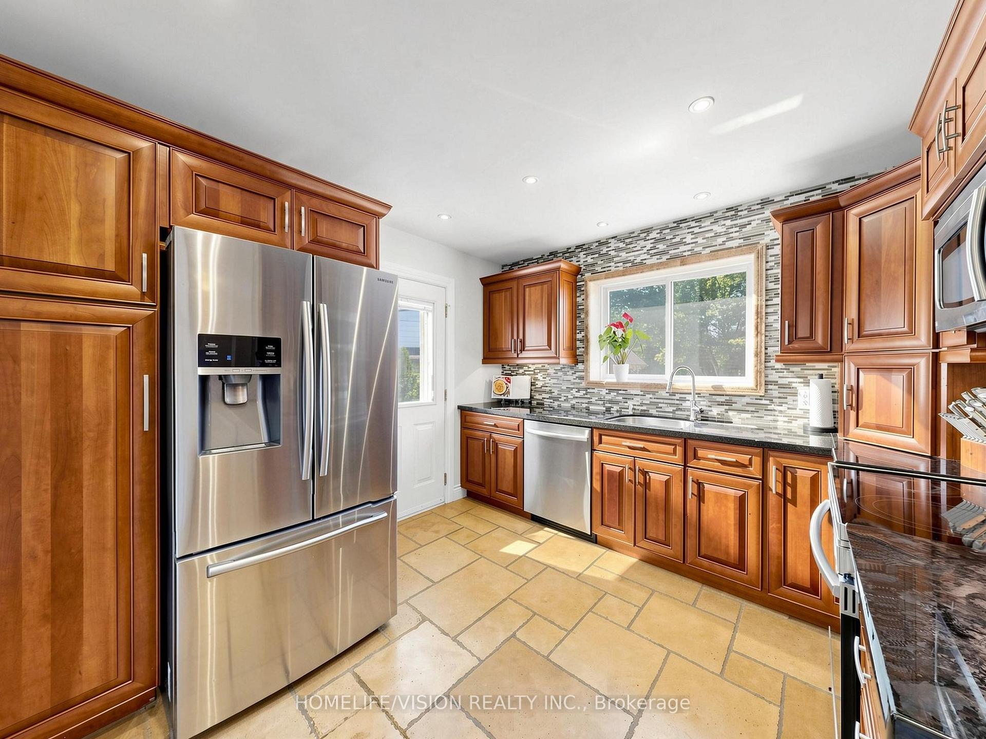 Photo 14 of 9 Lyndfield Crescent, Brampton, Bram East — HOMEH