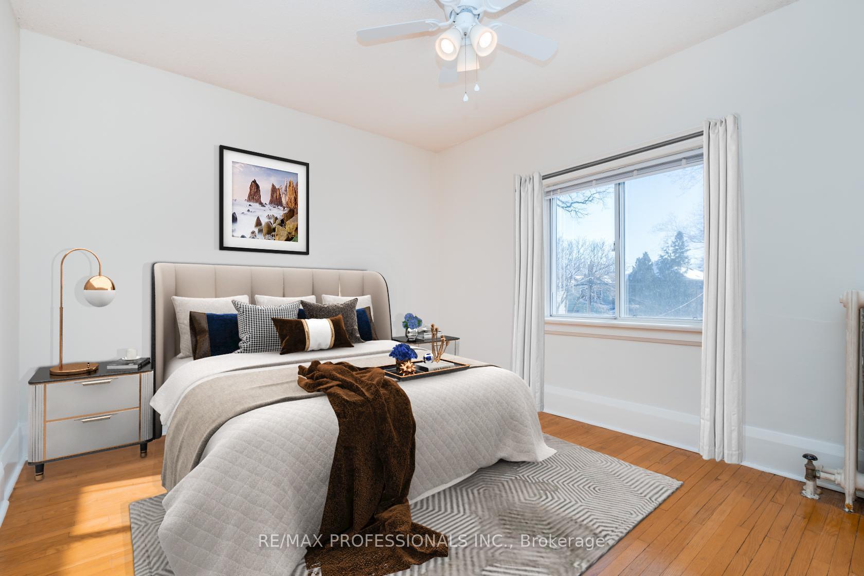 Photo 3 of 25 Methuen Avenue, Toronto, Lambton Baby Point — HOMEH