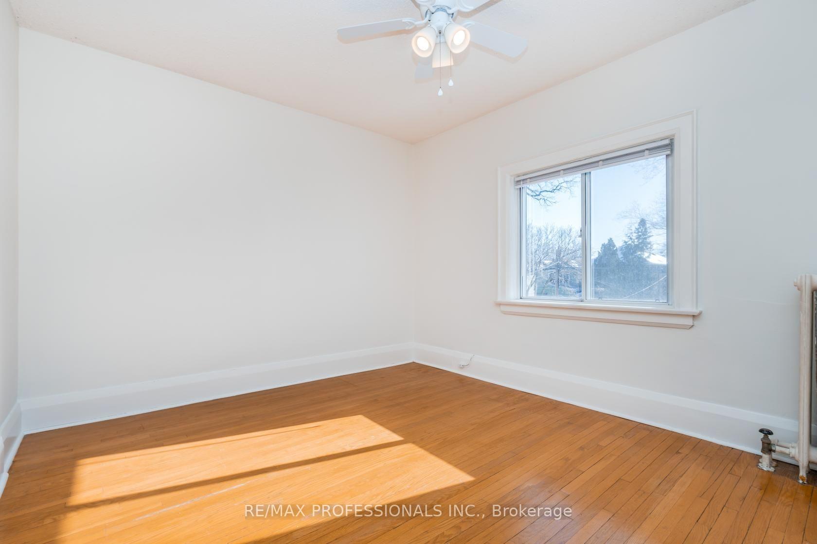 Photo 35 of 25 Methuen Avenue, Toronto, Lambton Baby Point — HOMEH