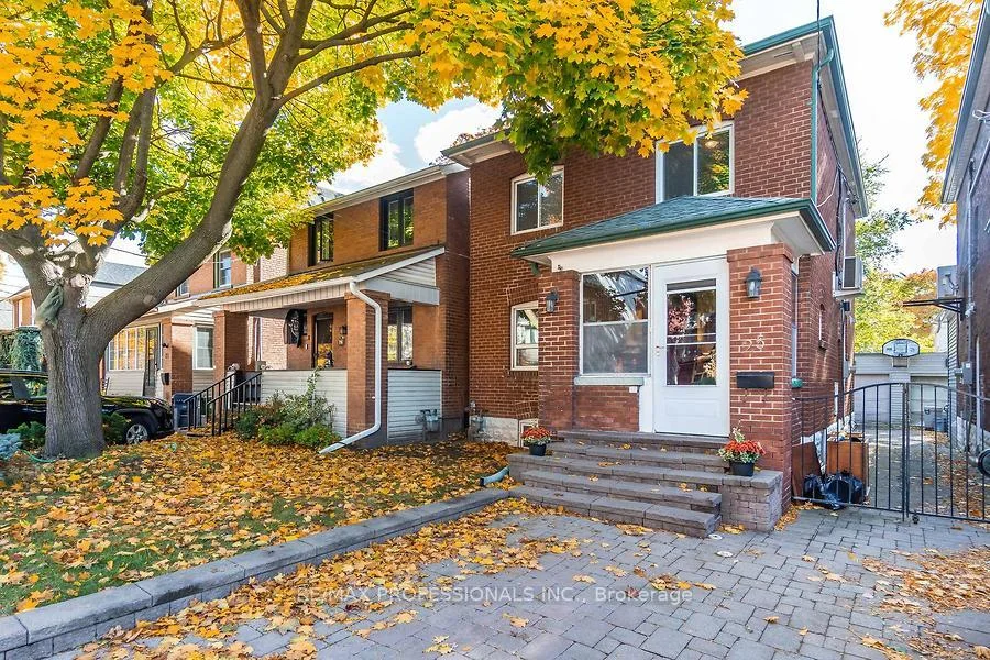 Photo 2 of 25 Methuen Avenue, Toronto, Lambton Baby Point — HOMEH