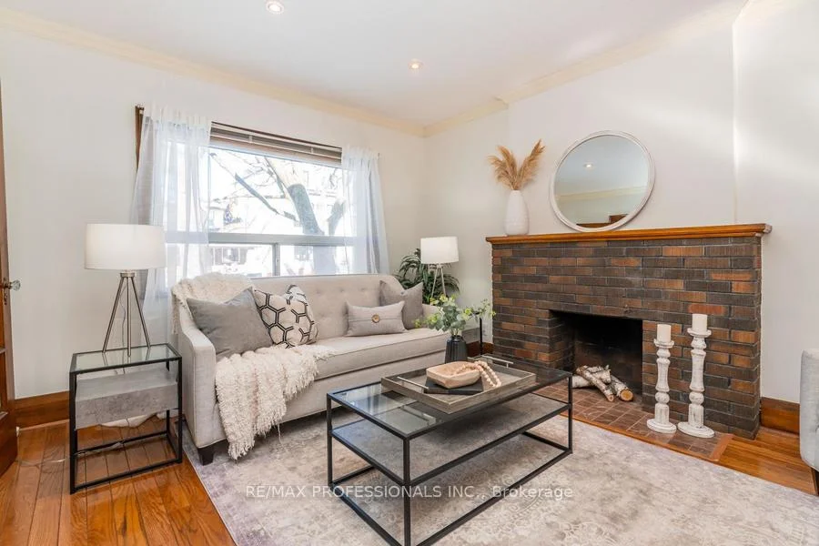 Photo 14 of 25 Methuen Avenue, Toronto, Lambton Baby Point — HOMEH