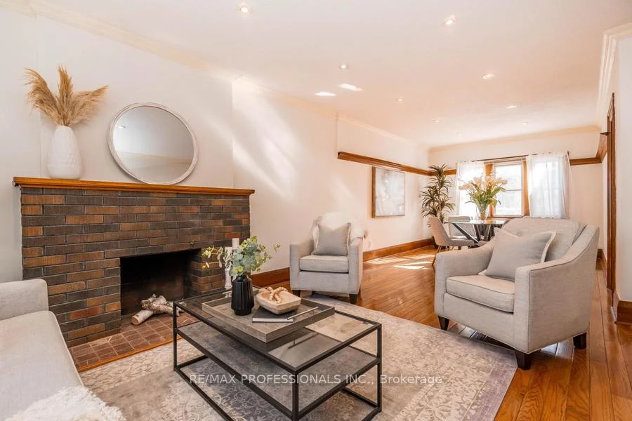 Photo 16 of 25 Methuen Avenue, Toronto, Lambton Baby Point — HOMEH