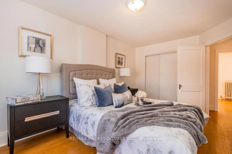 Photo 32 of 25 Methuen Avenue, Toronto, Lambton Baby Point — HOMEH