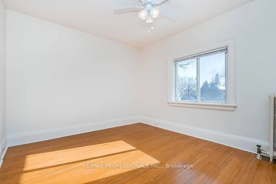 Photo 36 of 25 Methuen Avenue, Toronto, Lambton Baby Point — HOMEH