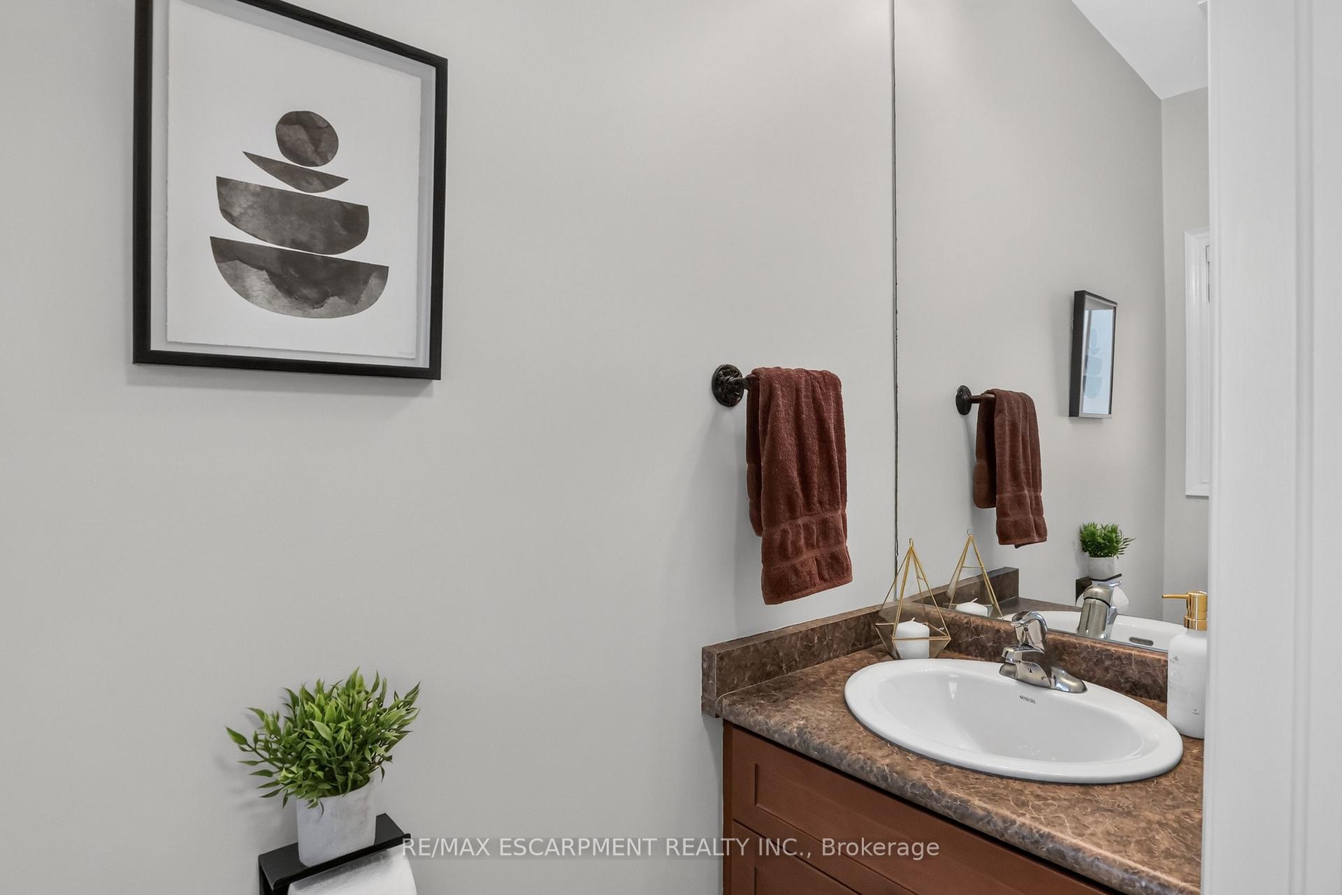 Photo 25 of 4852 Northgate Crescent, Lincoln, Beamsville — HOMEH