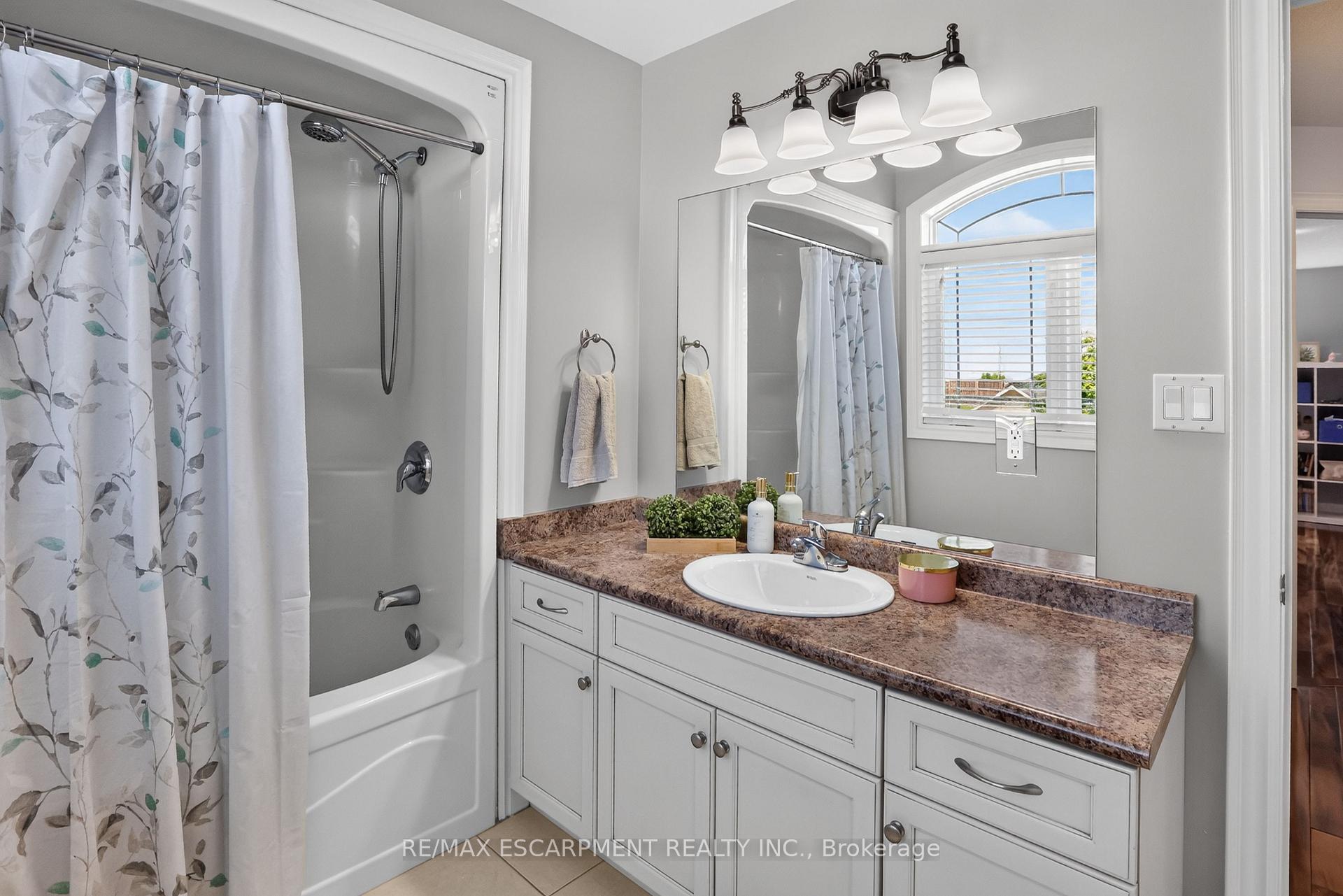Photo 34 of 4852 Northgate Crescent, Lincoln, Beamsville — HOMEH