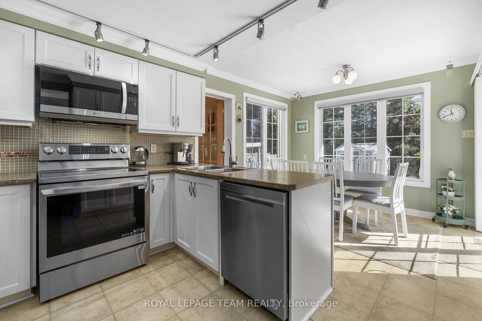 Photo 18 of 67 Holitman Drive, Ottawa, Barrhaven - Knollsbrook — HOMEH