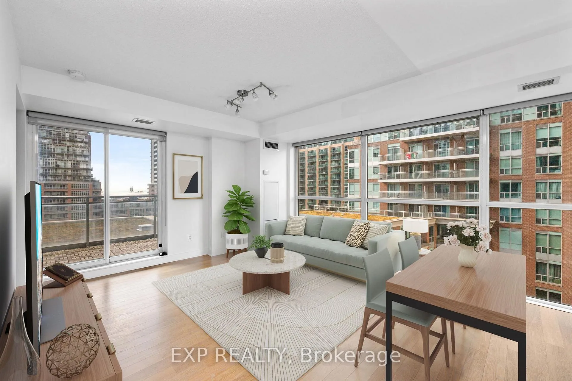 Photo of Unit 712, 80 Western Battery Road