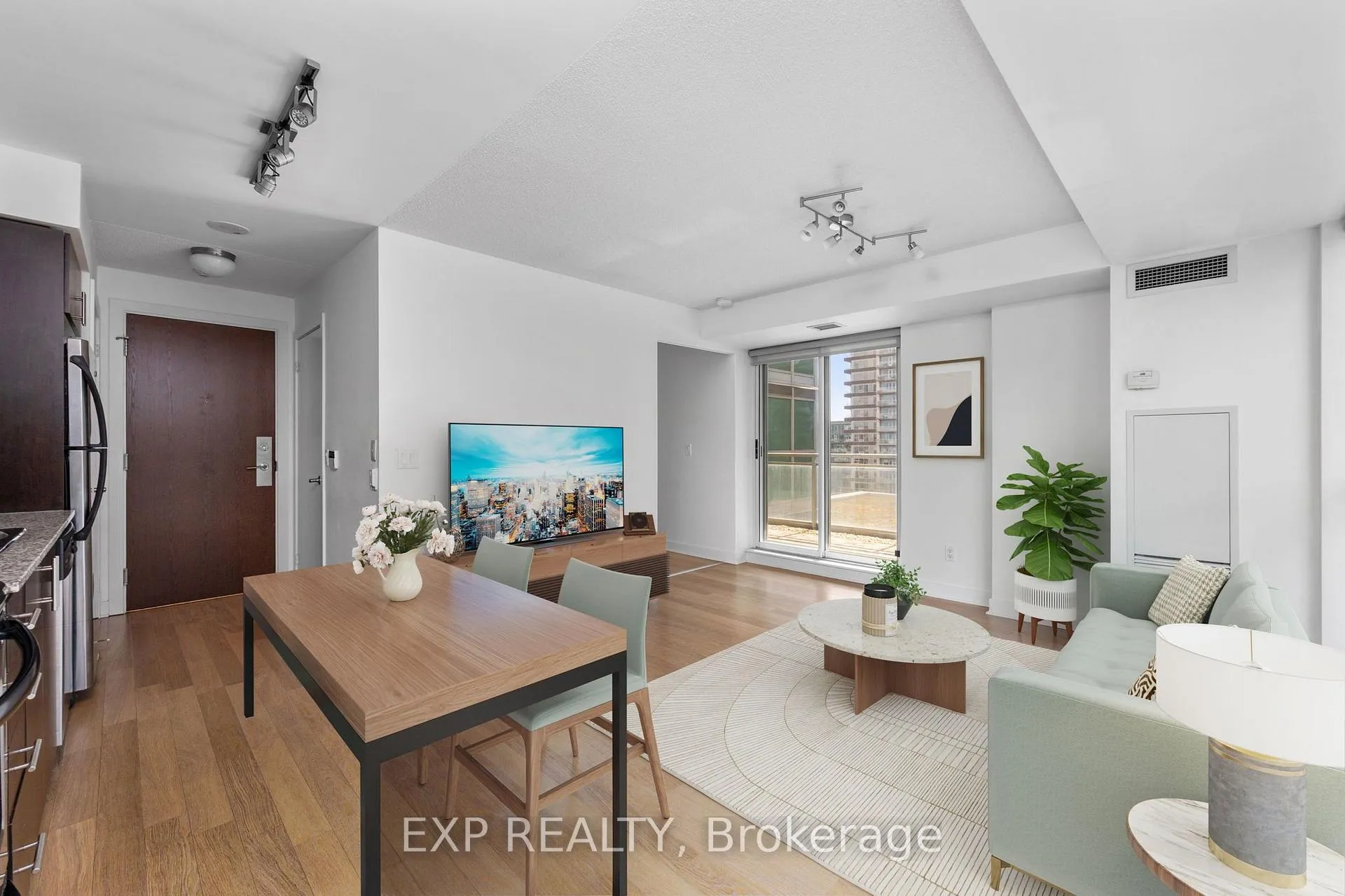 Photo 2 of Unit 712, 80 Western Battery Road, Toronto, Niagara — HOMEH
