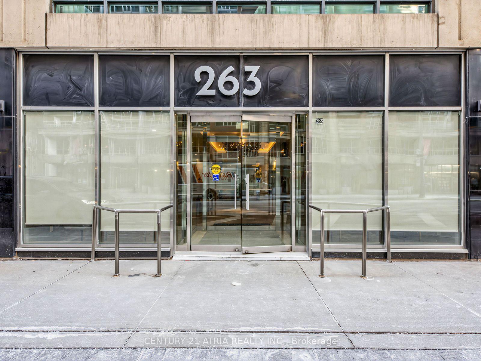 Front of Unit 601, 263 Wellington Street W