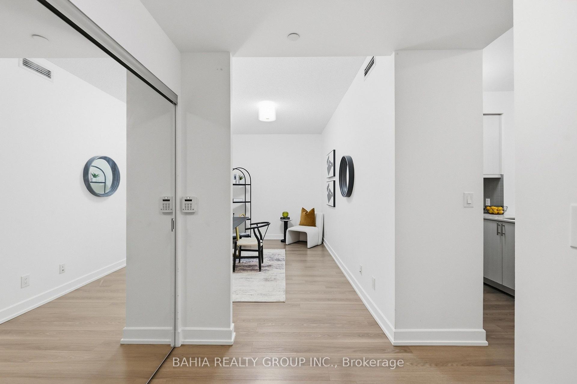 Photo 4 of Unit 301, 6 Eva Road, Etobicoke, Etobicoke West Mall — HOMEH