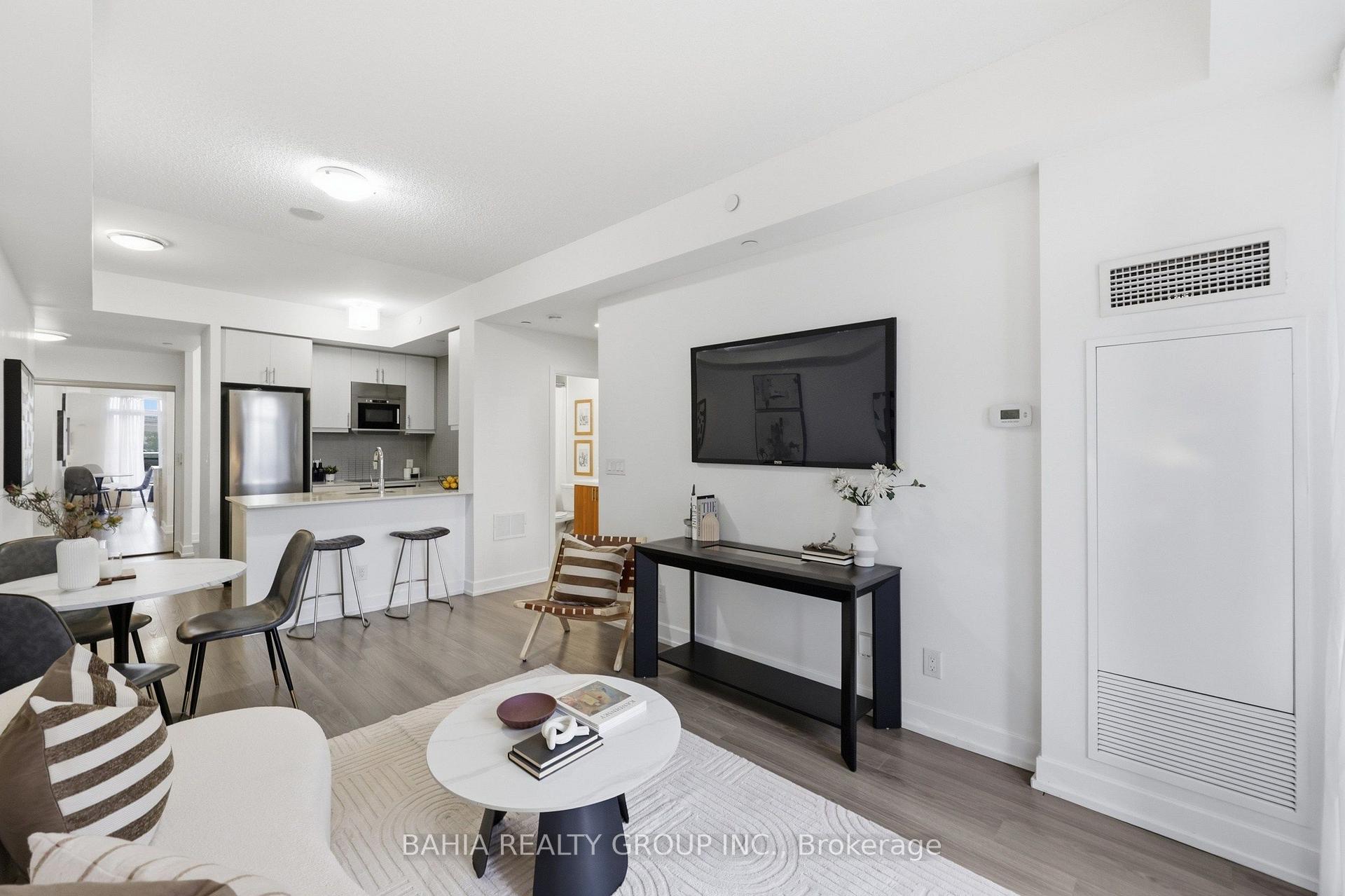 Photo 8 of Unit 301, 6 Eva Road, Etobicoke, Etobicoke West Mall — HOMEH