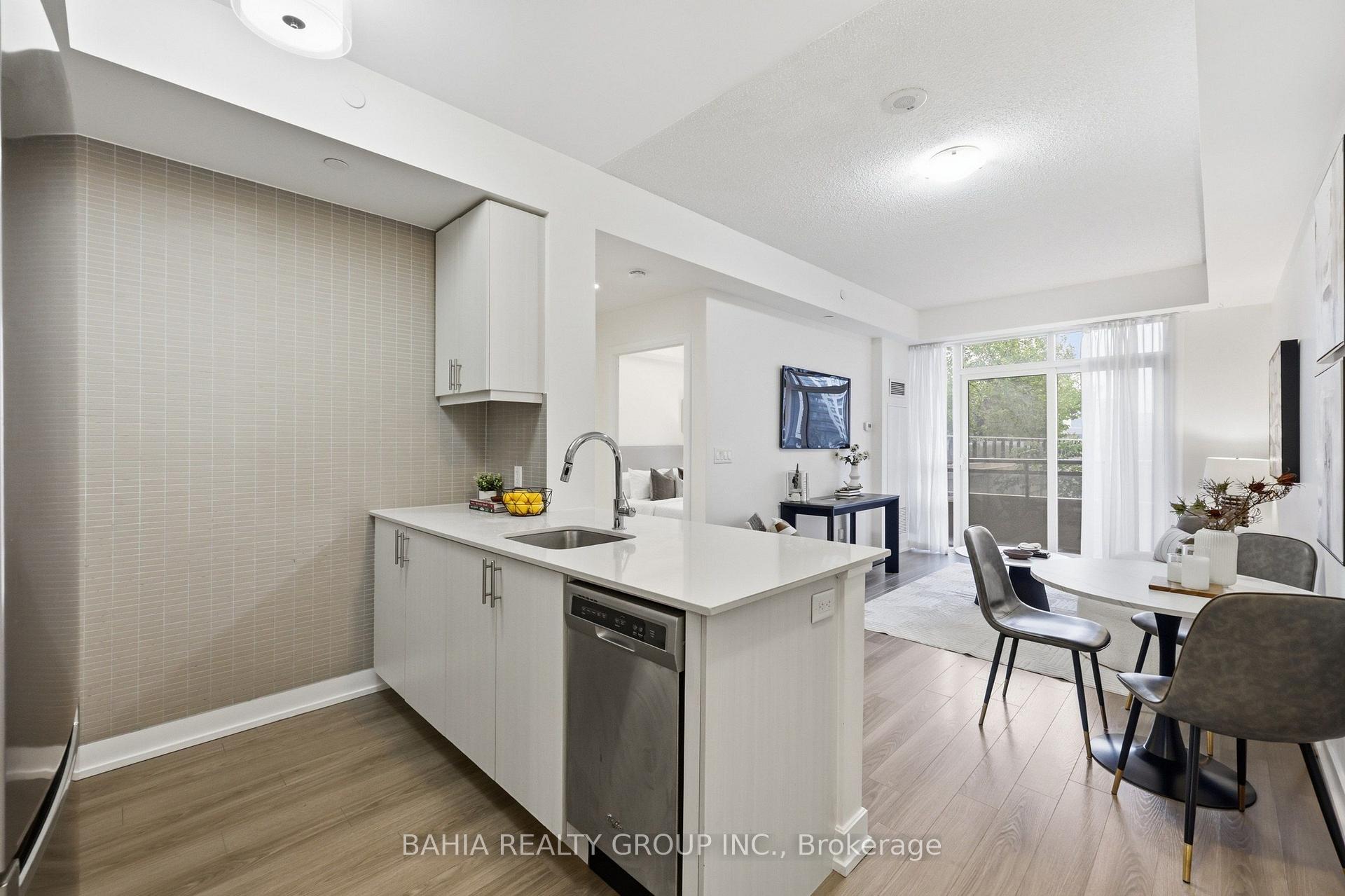 Photo 9 of Unit 301, 6 Eva Road, Etobicoke, Etobicoke West Mall — HOMEH