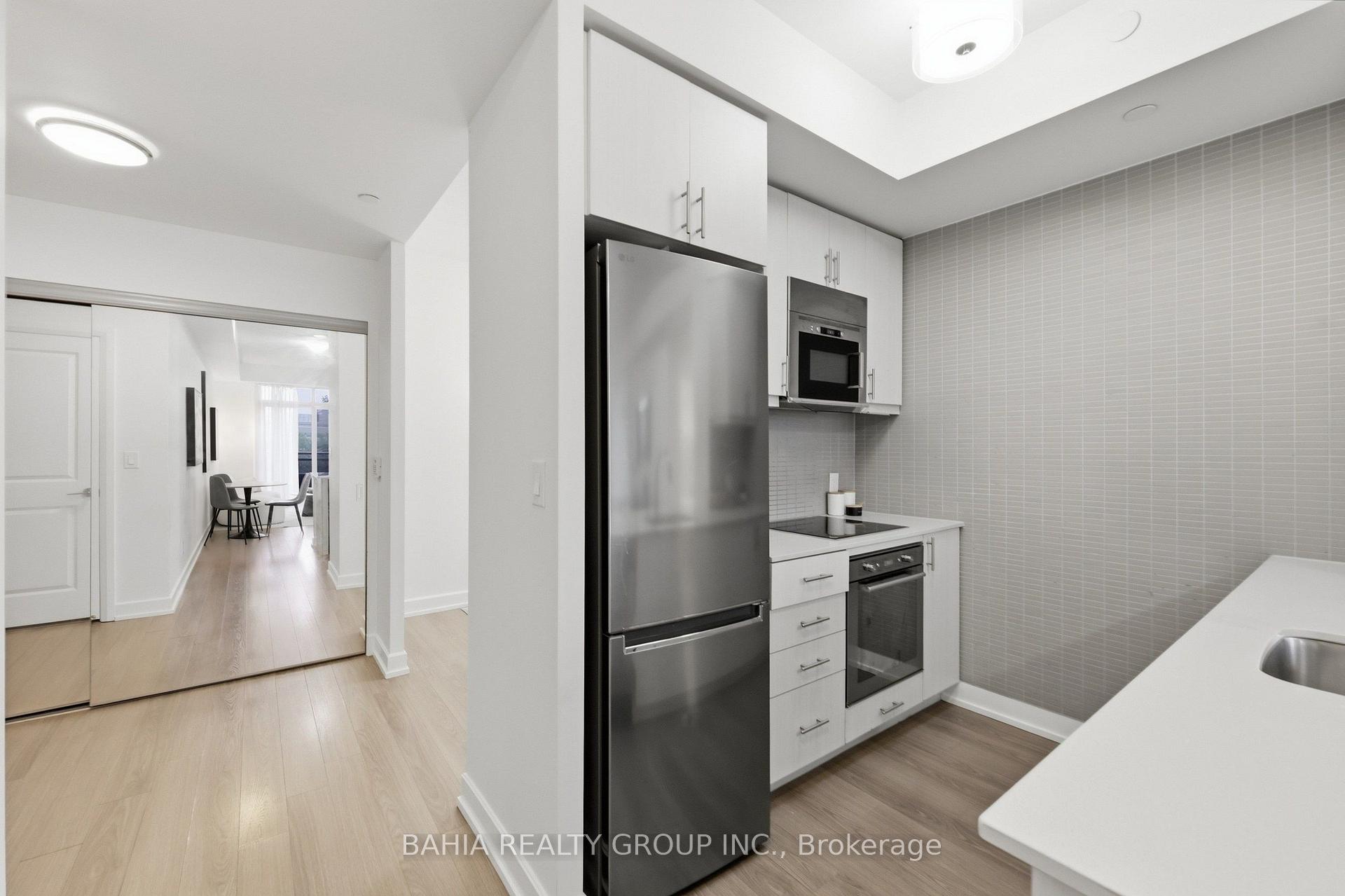 Photo 10 of Unit 301, 6 Eva Road, Etobicoke, Etobicoke West Mall — HOMEH