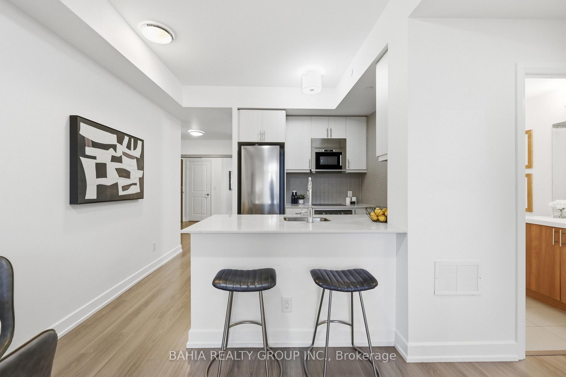 Photo 11 of Unit 301, 6 Eva Road, Etobicoke, Etobicoke West Mall — HOMEH