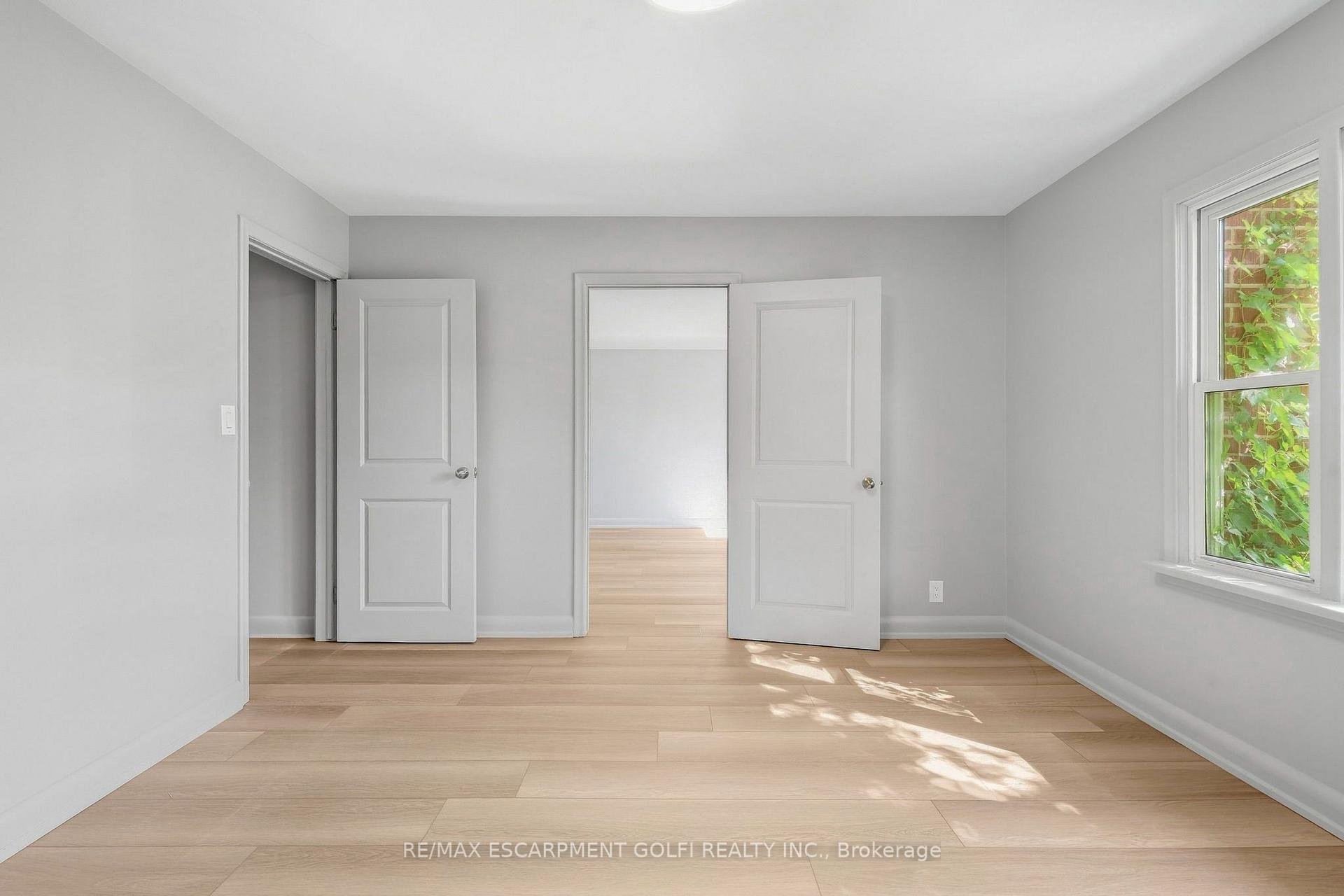 Photo 6 of Unit B, 20 Cherryhill Drive, Grimsby, Grimsby Escarpment — HOMEH