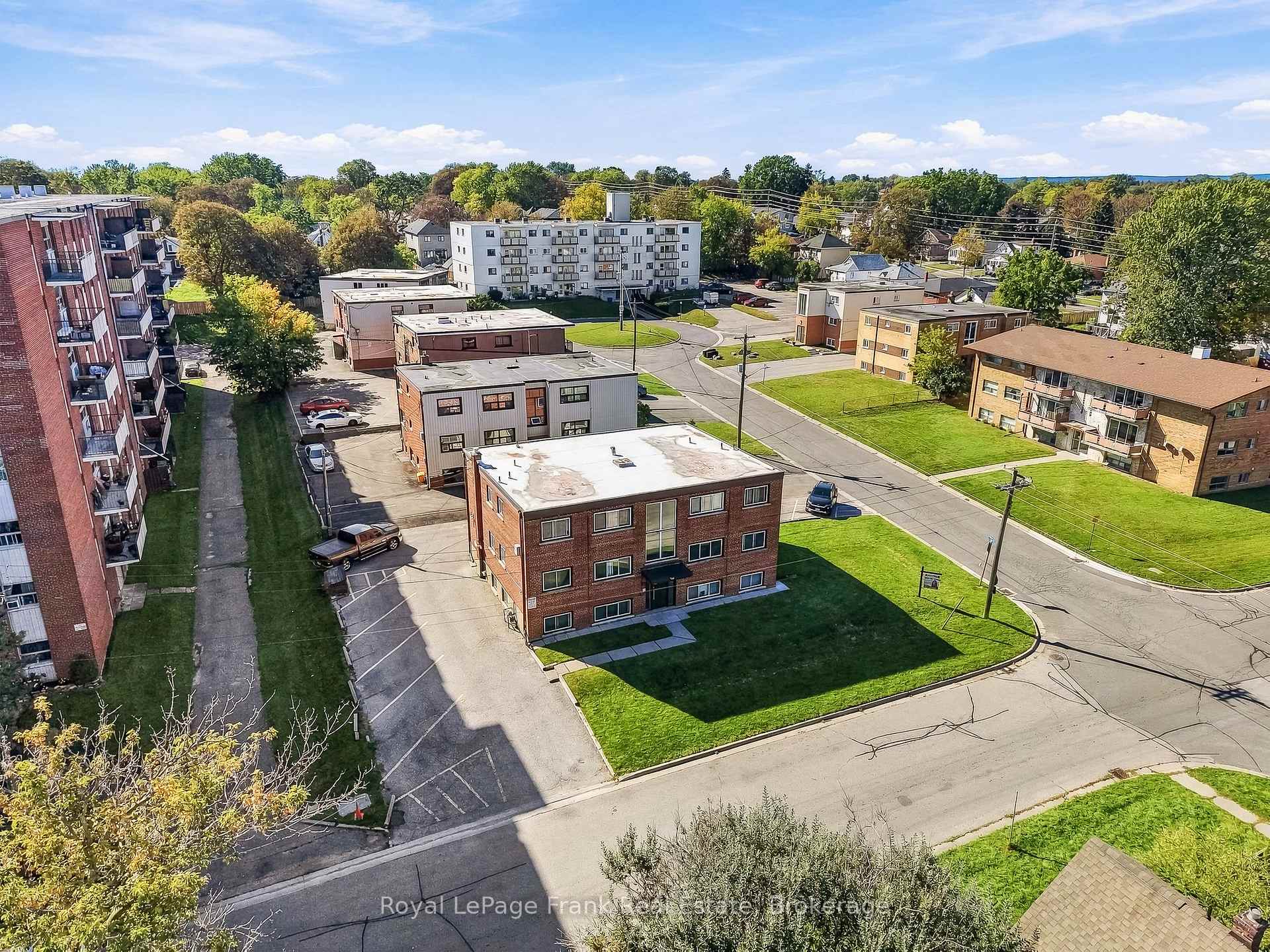 Photo 7 of 180 Nipigon Street, Oshawa, McLaughlin — HOMEH