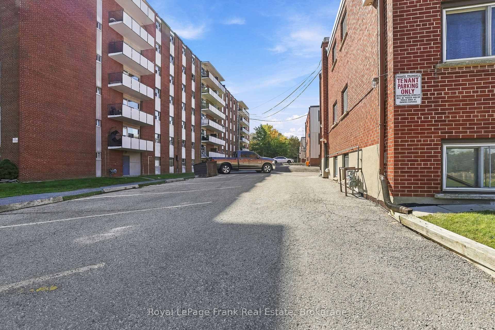 Photo 44 of 180 Nipigon Street, Oshawa, McLaughlin — HOMEH