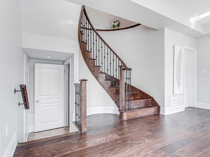 Photo 21 of 119 Lindbergh Drive, Vaughan, Vellore Village — HOMEH