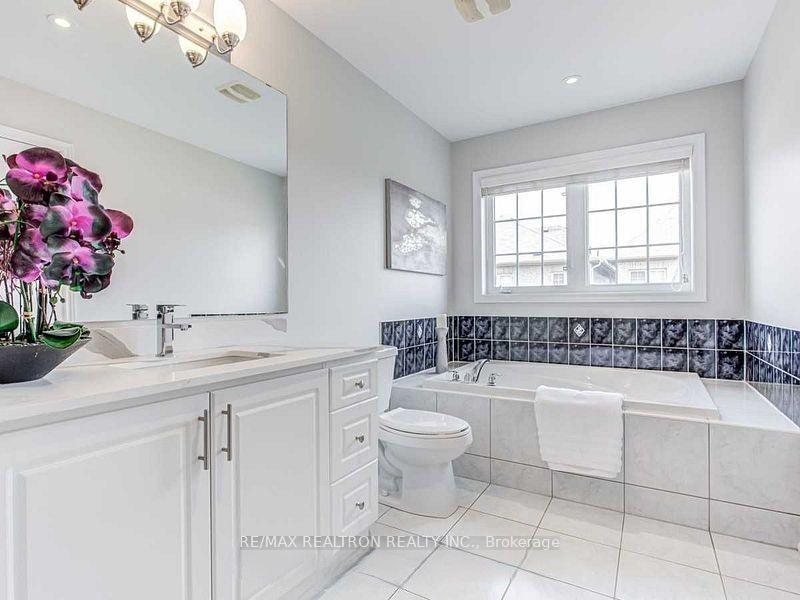 Photo 23 of 119 Lindbergh Drive, Vaughan, Vellore Village — HOMEH