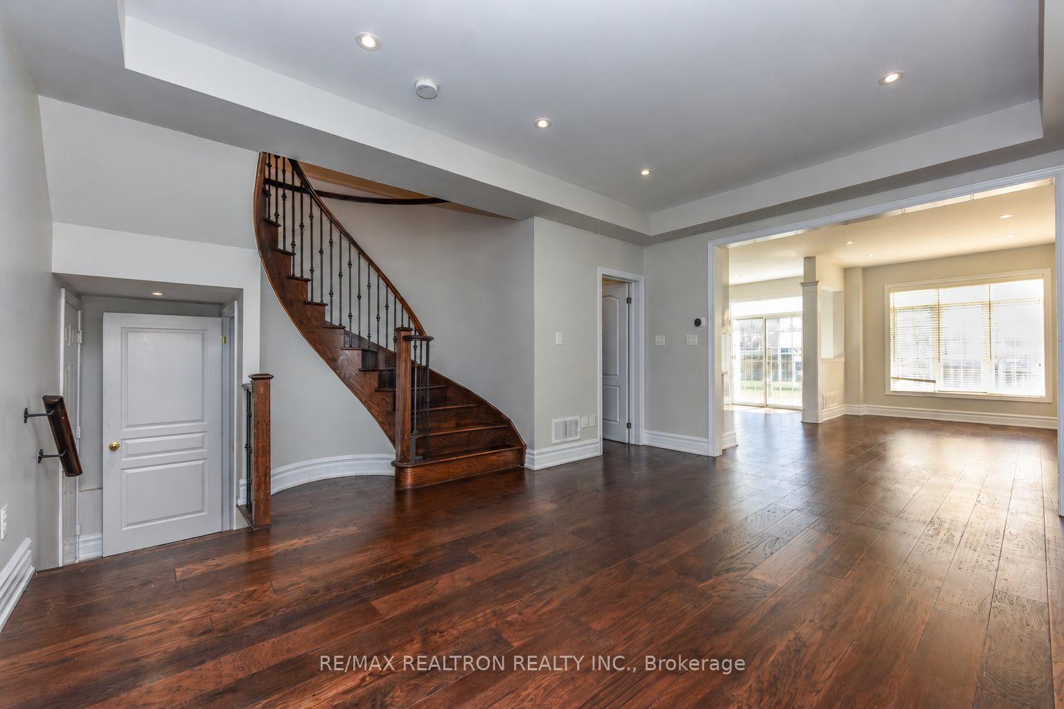 Photo 31 of 119 Lindbergh Drive, Vaughan, Vellore Village — HOMEH