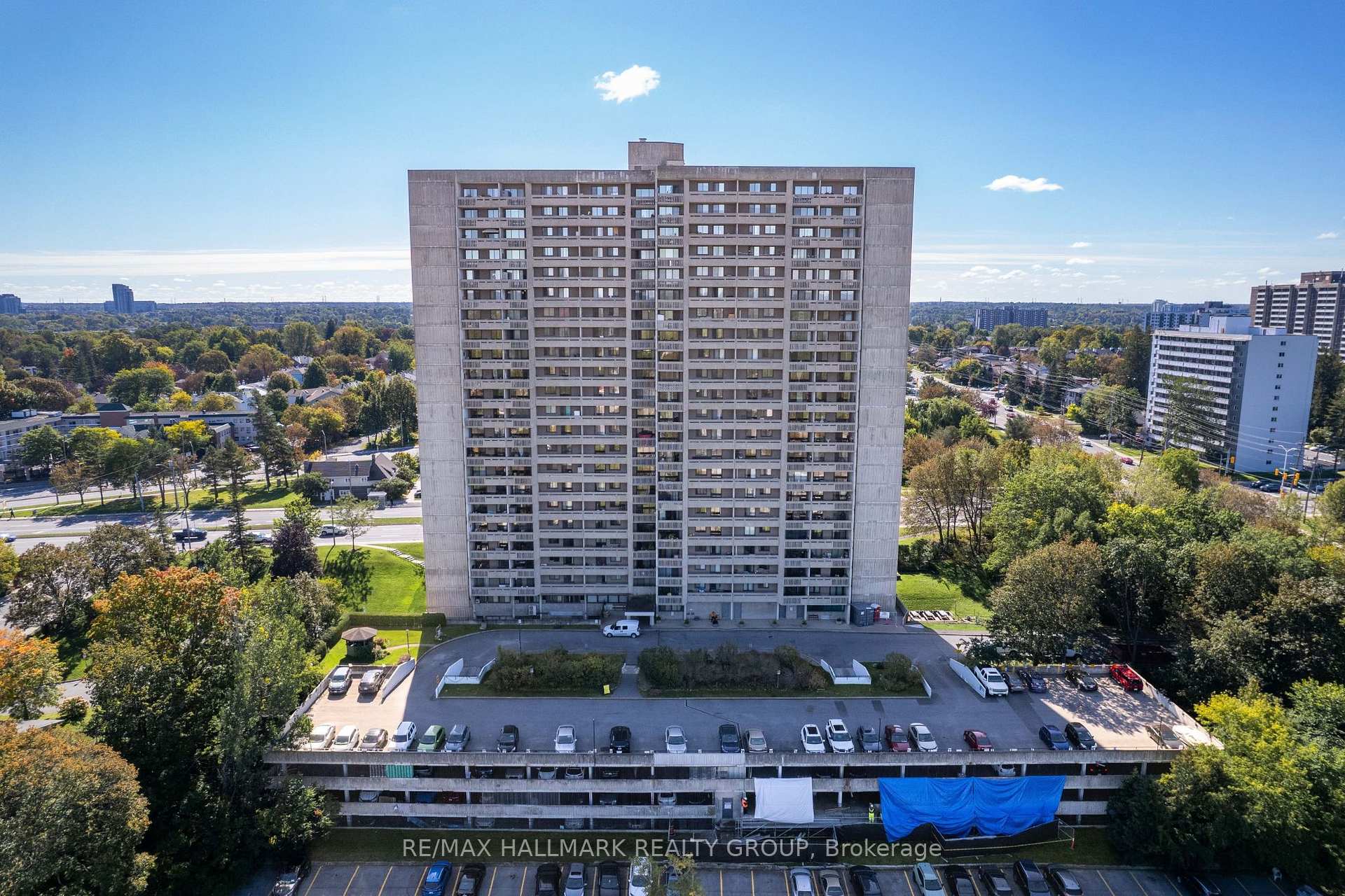 Photo of Unit 1007, 415 Greenview Avenue