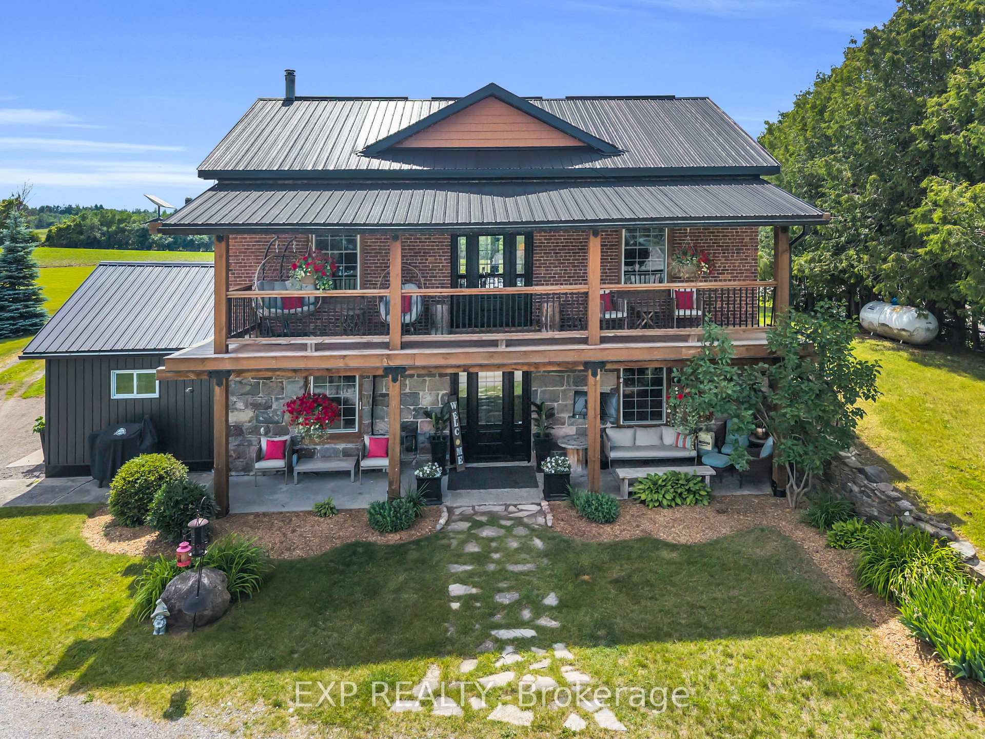 Photo of 220 Lakeridge Road