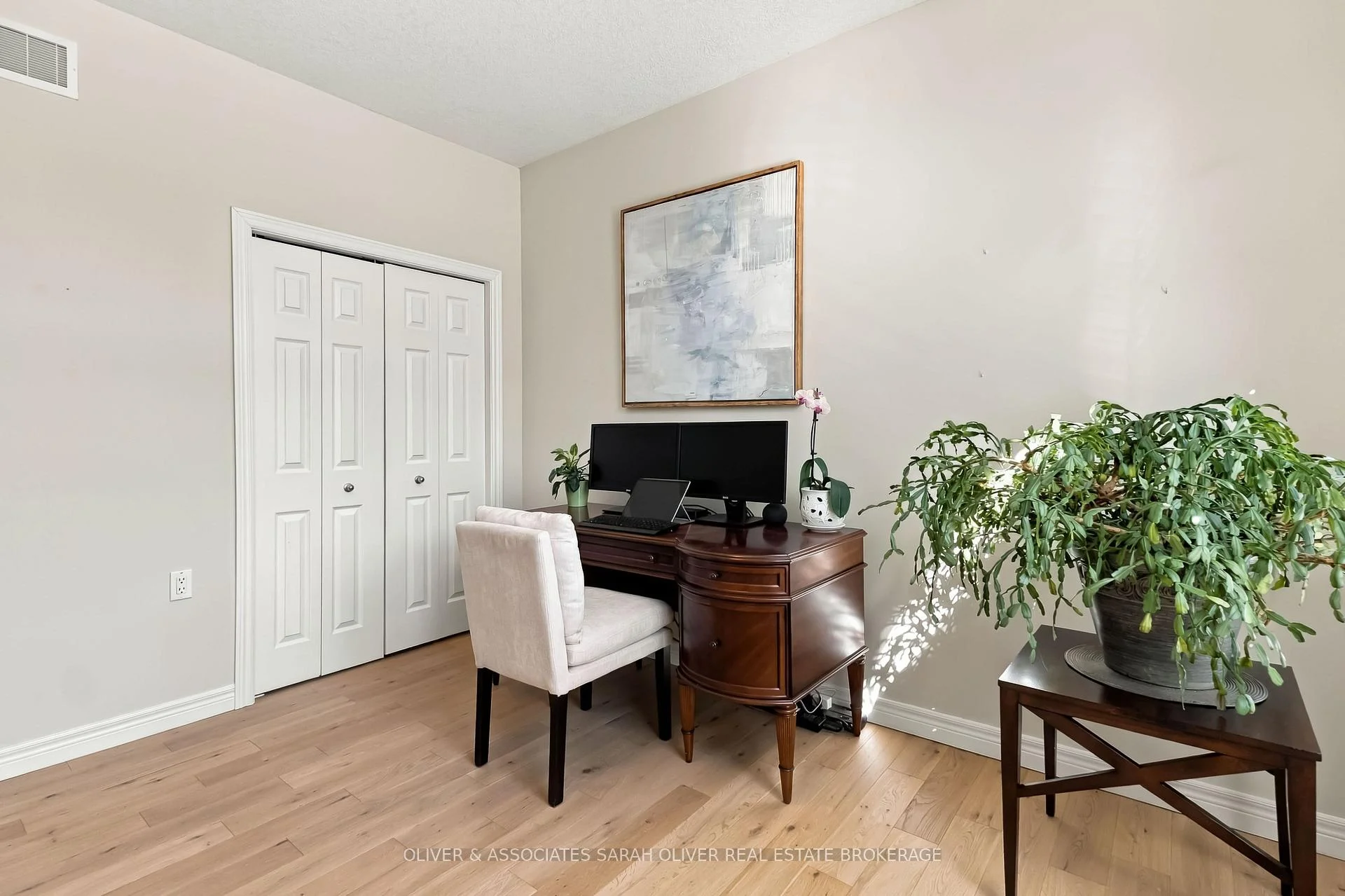 Photo 9 of 2295 Kains Road, London, South A — HOMEH
