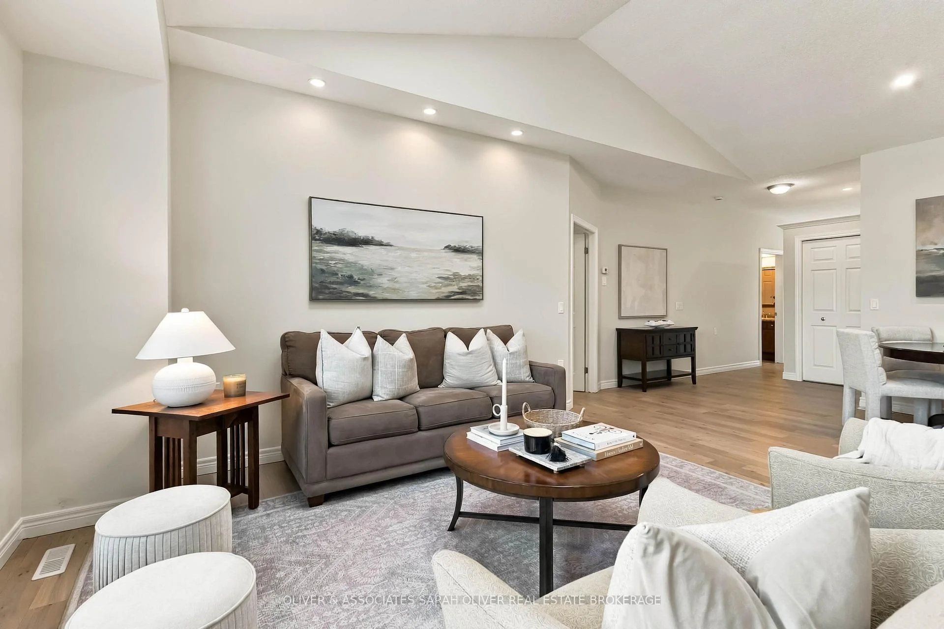 Photo 25 of 2295 Kains Road, London, South A — HOMEH