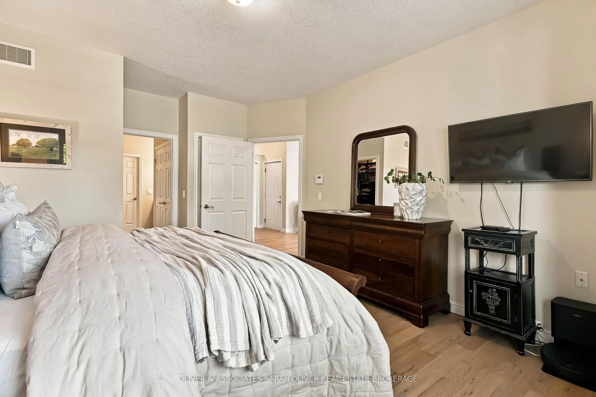Photo 28 of 2295 Kains Road, London, South A — HOMEH