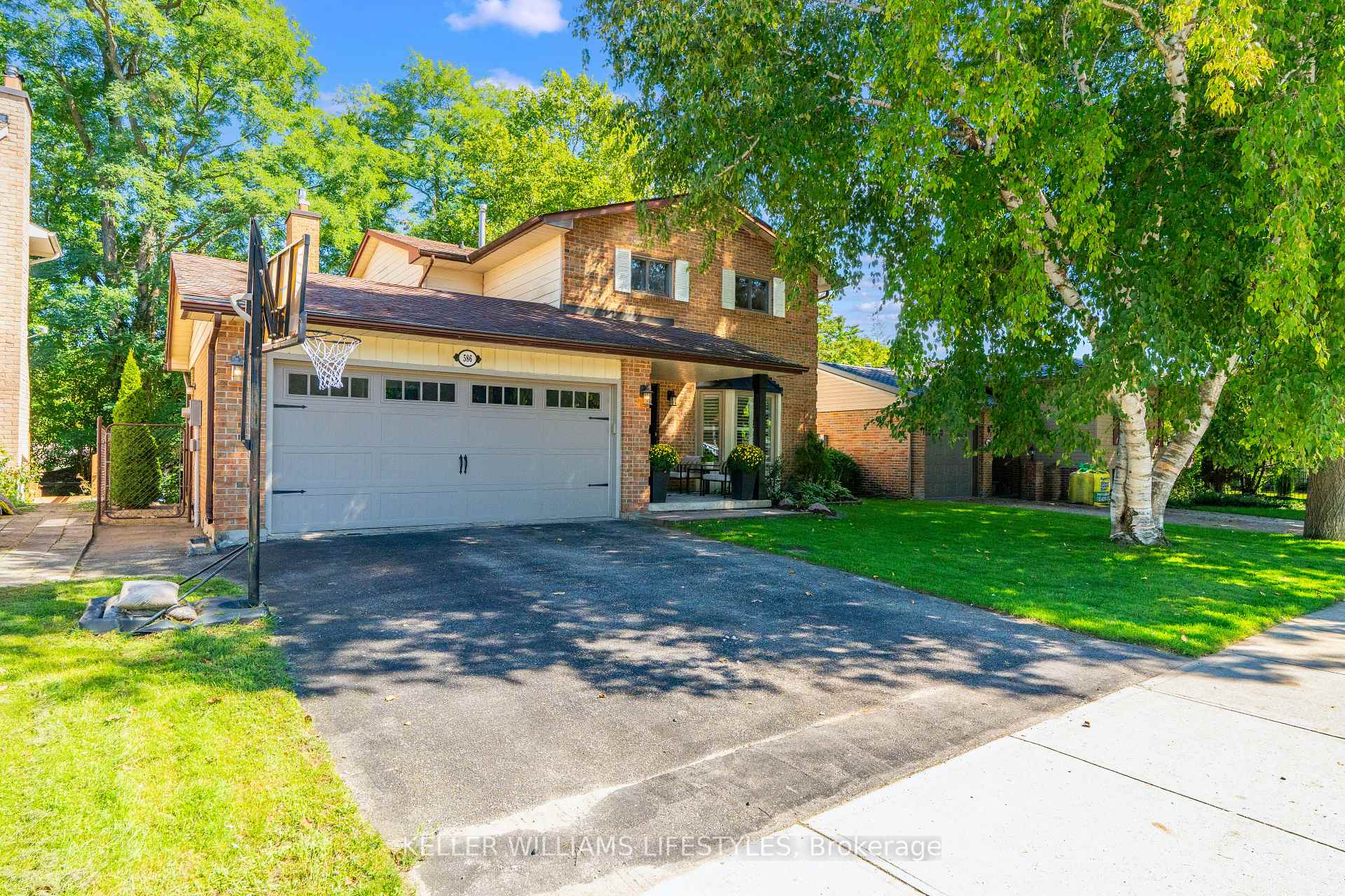 Photo of 586 Grand View Avenue