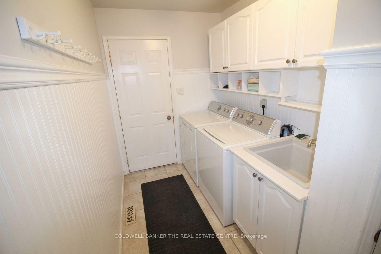 Photo 10 of 11 Ramsden Crescent, East Gwillimbury, Sharon — HOMEH