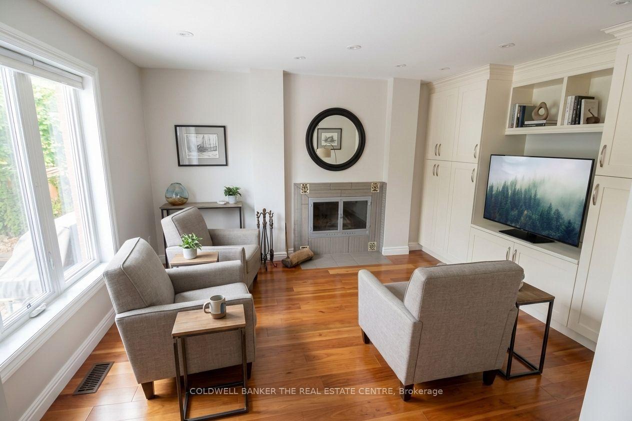 Photo 13 of 11 Ramsden Crescent, East Gwillimbury, Sharon — HOMEH