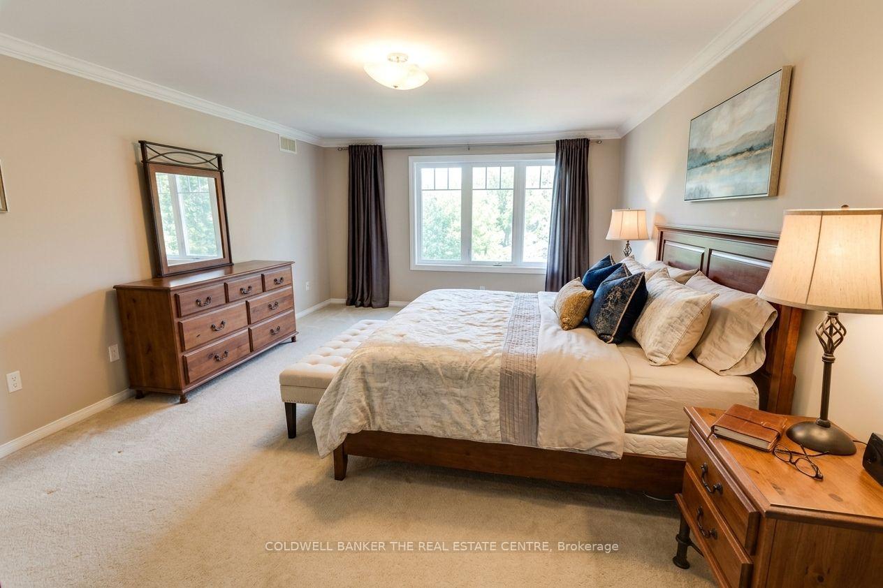 Photo 18 of 11 Ramsden Crescent, East Gwillimbury, Sharon — HOMEH