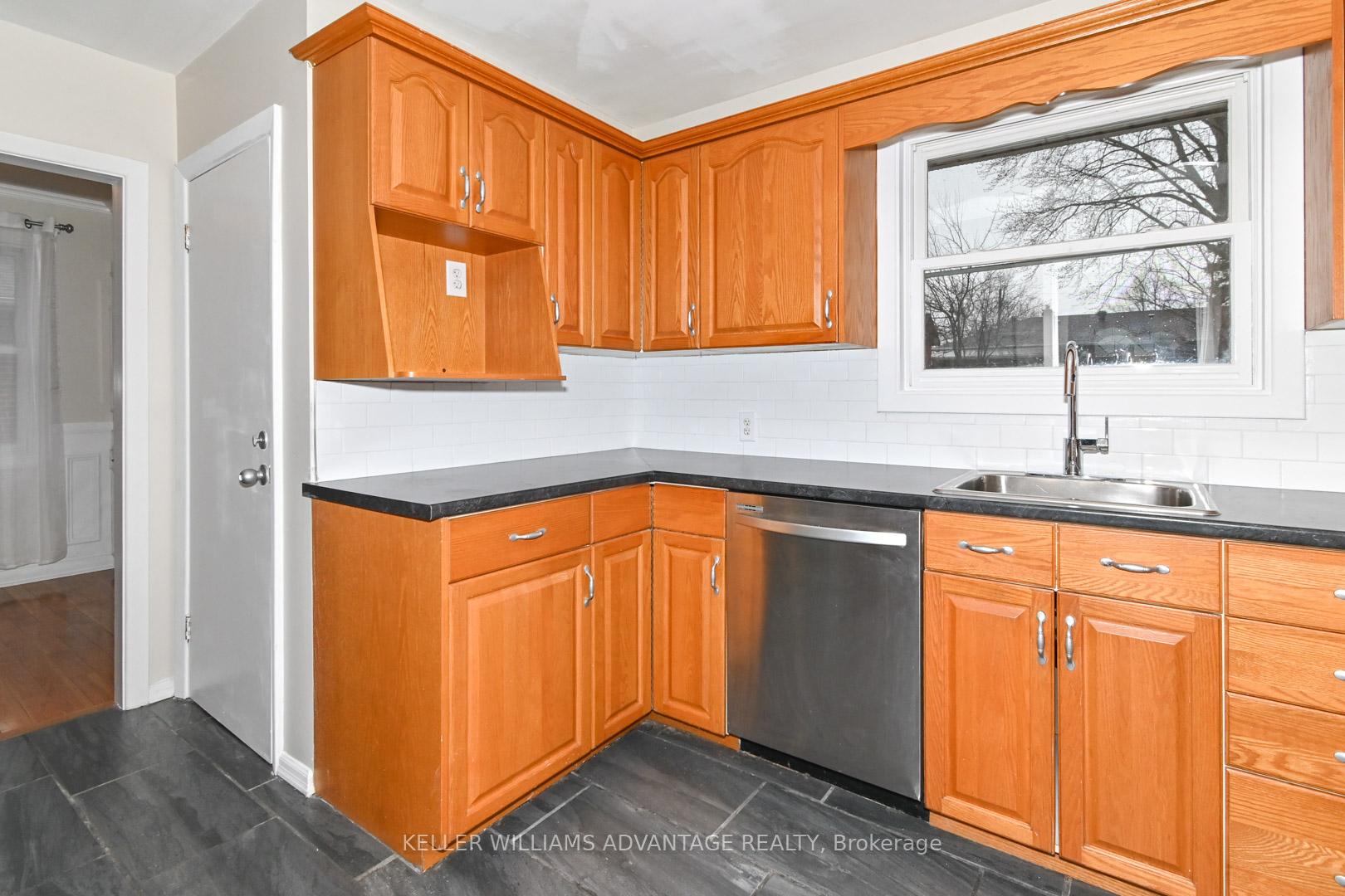Photo 9 of 936 Somerville Street, Oshawa, Centennial — HOMEH