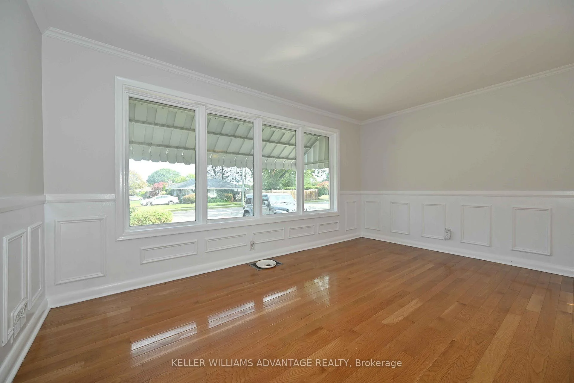 Photo 12 of 936 Somerville Street, Oshawa, Centennial — HOMEH