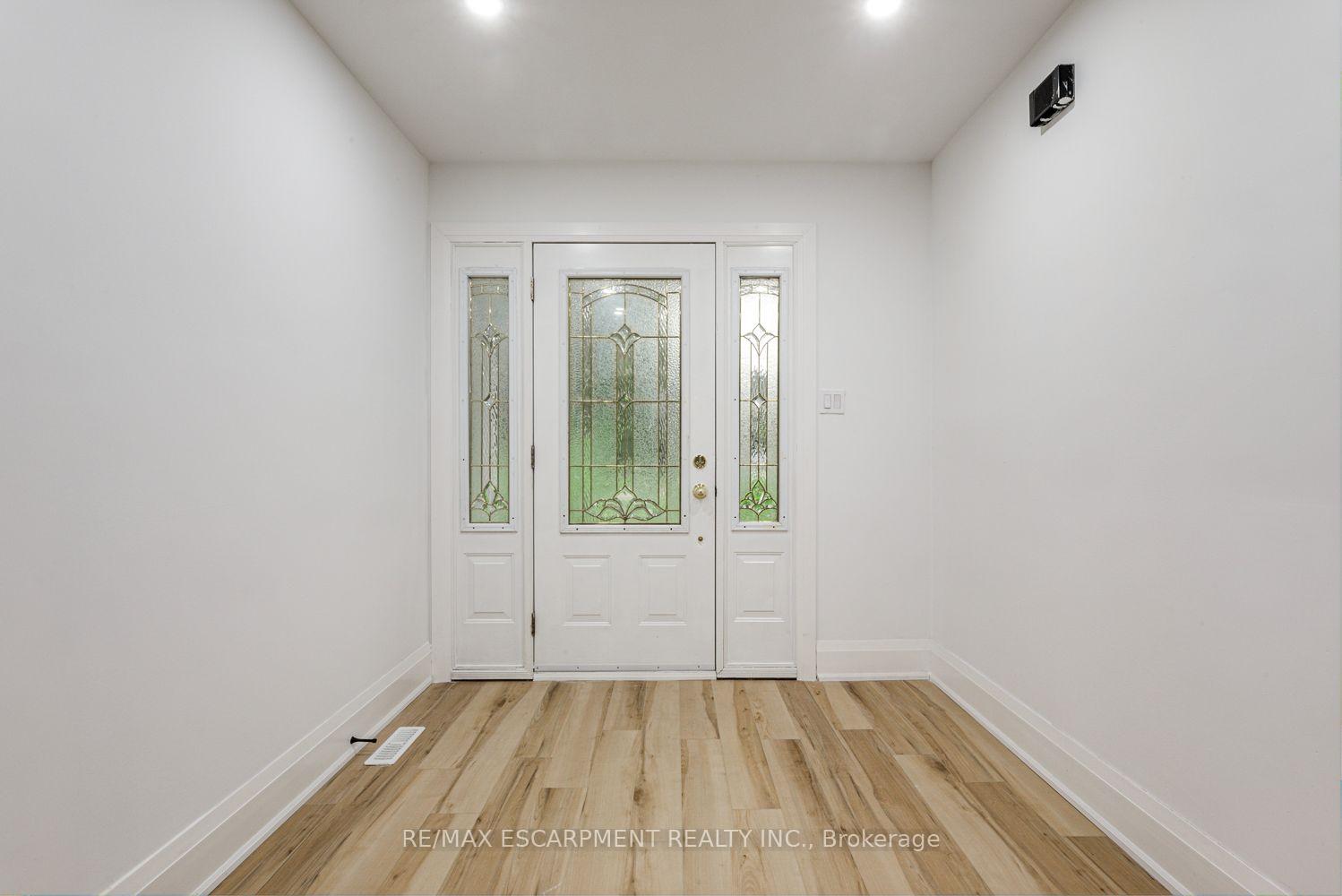 Photo 1 of 2104 Mississauga Road, Mississauga, Sheridan — HOMEH
