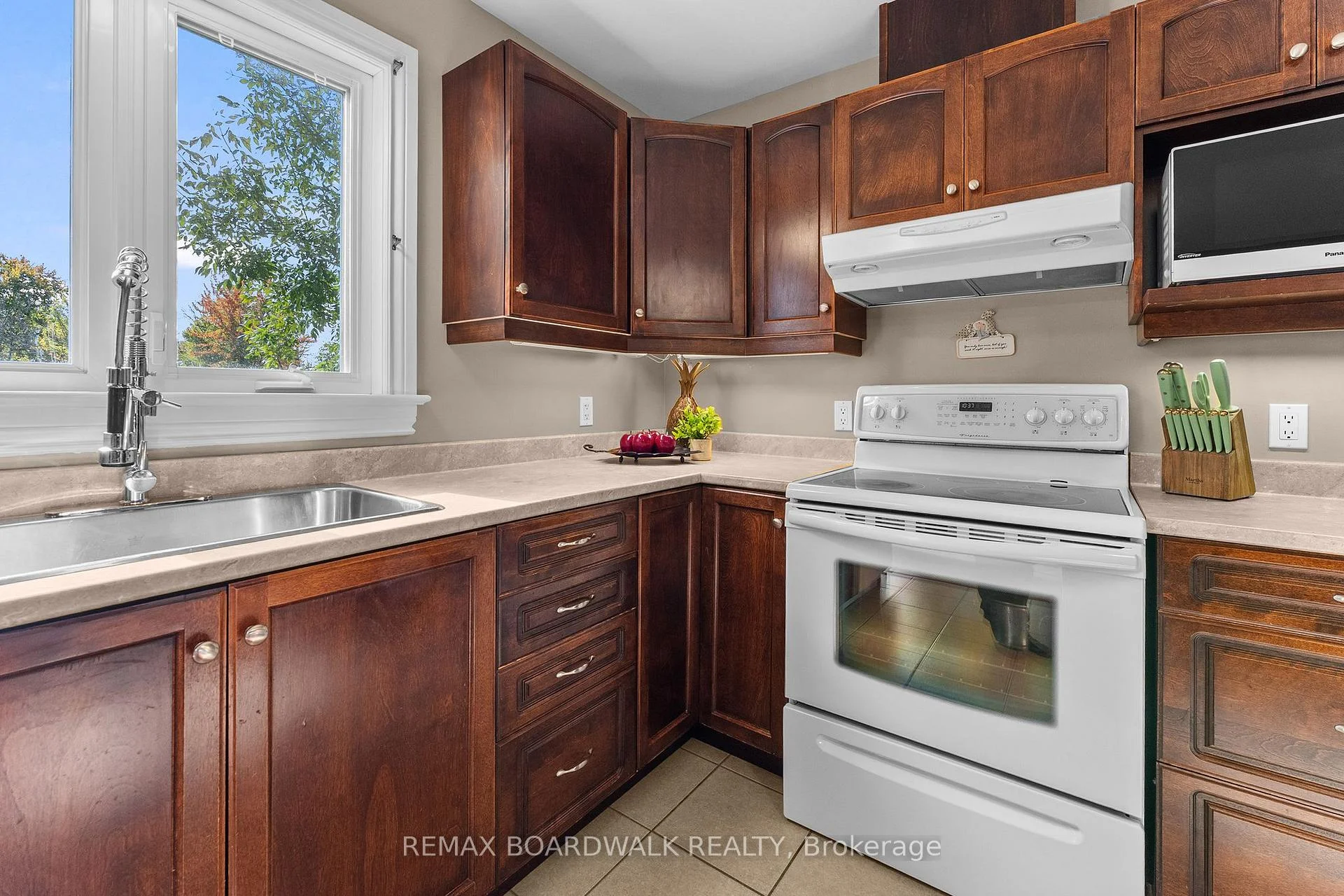 Photo 25 of 2711 Glen Smail Road, Edwardsburgh/Cardinal, Edwardsburgh/Cardinal Twp — HOMEH