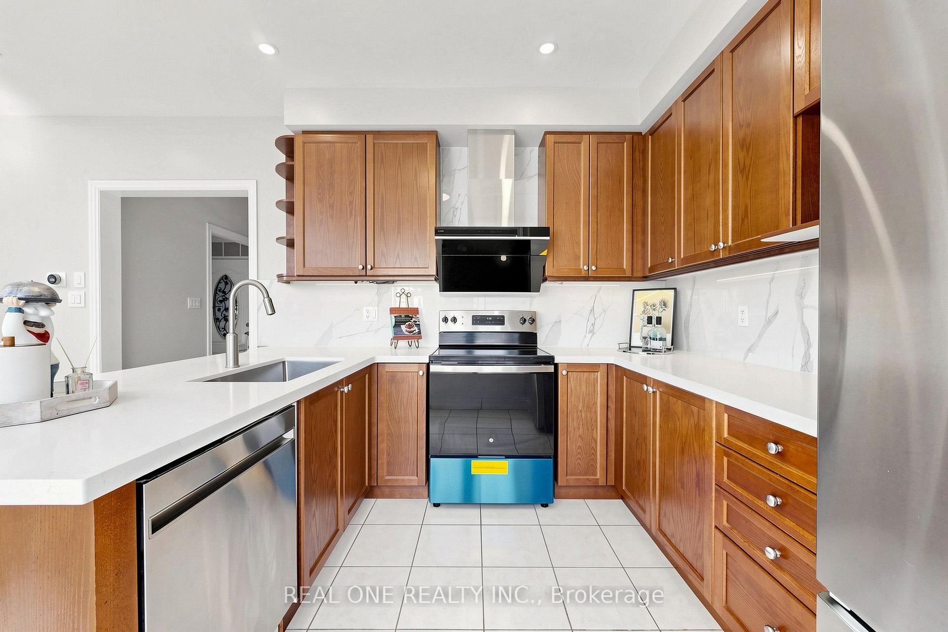 Photo 9 of 262 Cornell Centre Boulevard, Markham, Cornell — HOMEH