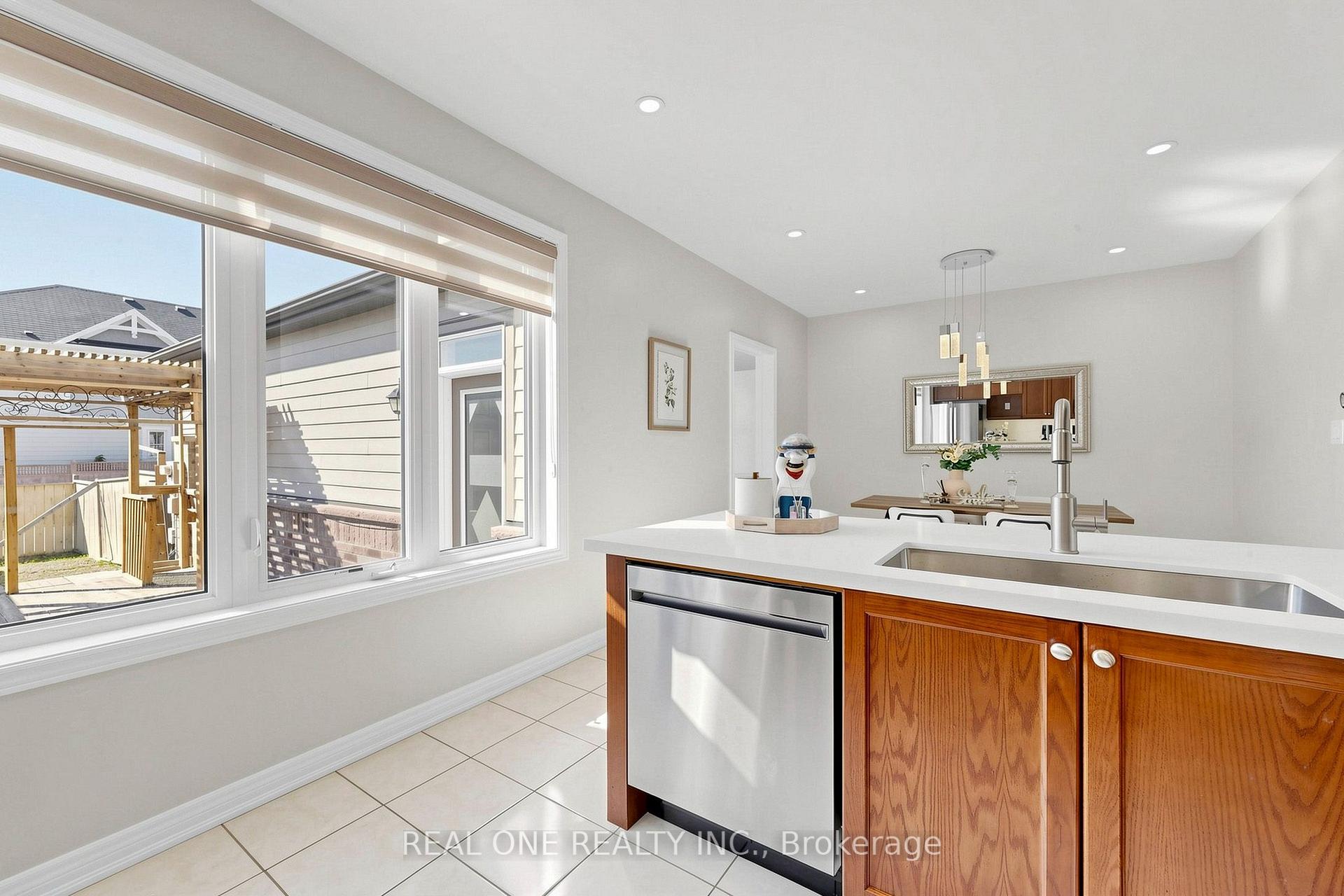 Photo 10 of 262 Cornell Centre Boulevard, Markham, Cornell — HOMEH