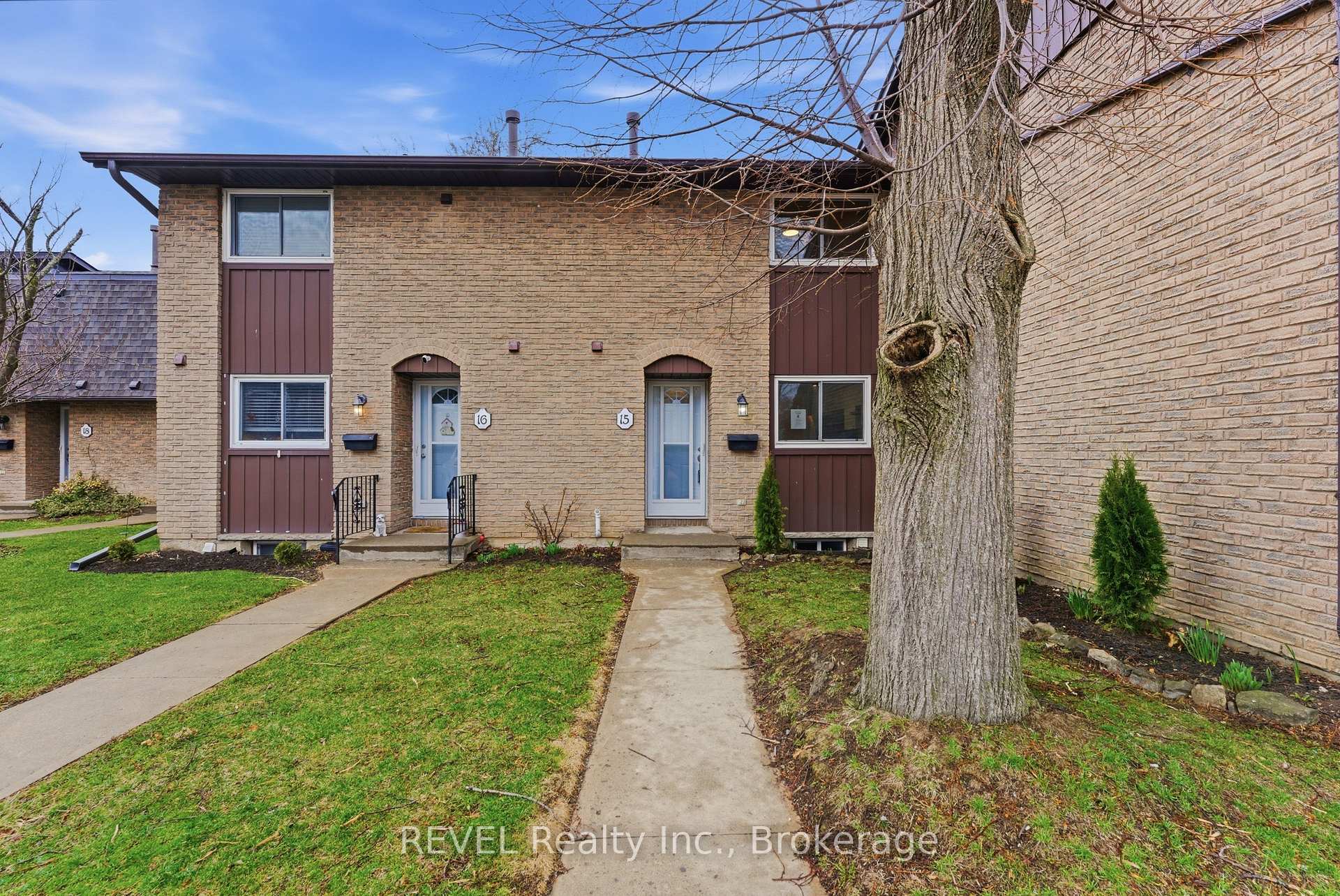 Photo 2 of Unit 15, 151 Linwell Road, St. Catharines, Lakeport — HOMEH