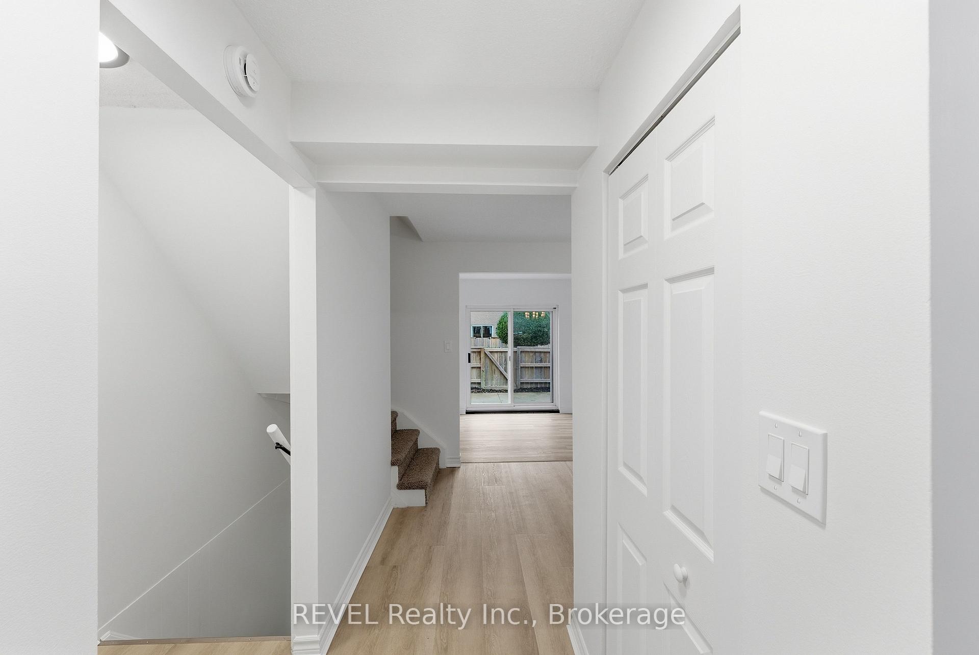 Photo 5 of Unit 15, 151 Linwell Road, St. Catharines, Lakeport — HOMEH