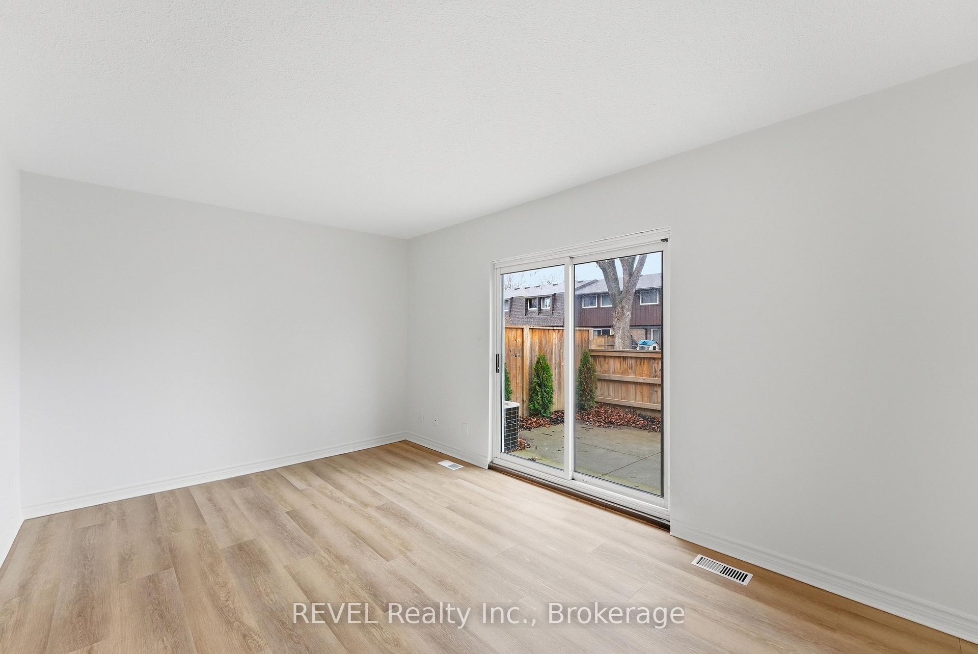 Photo 14 of Unit 15, 151 Linwell Road, St. Catharines, Lakeport — HOMEH
